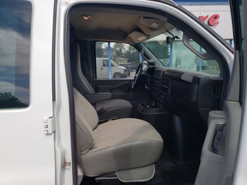 Used 2017 Chevrolet Express 2500 image 15