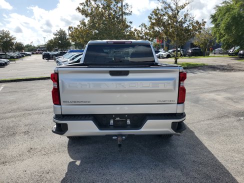 Used 2020 Chevrolet Silverado 1500 Custom w/ Custom Value Package image 5