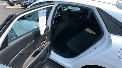 Used 2023 Hyundai Elantra SEL w/ Convenience Package image 19