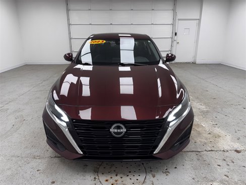 Used 2023 Nissan Altima 2.5 SV image 2