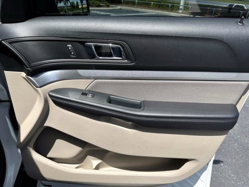 Used 2019 Ford Explorer FWD image 12