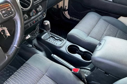 Used 2011 Jeep Wrangler Unlimited Rubicon image 15