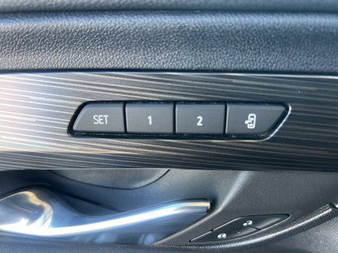 Used 2023 GMC Terrain SLT image 23