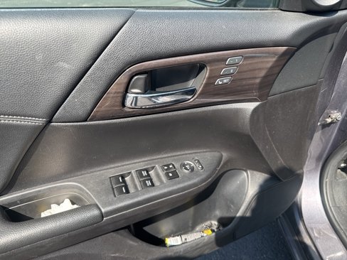 Used 2016 Honda Accord EX-L image 16