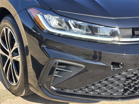 Used 2025 Volkswagen Jetta Sport image 9