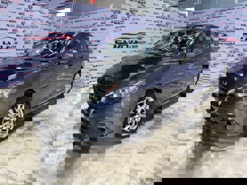 Used 2014 MAZDA MAZDA3 i Grand Touring image 2