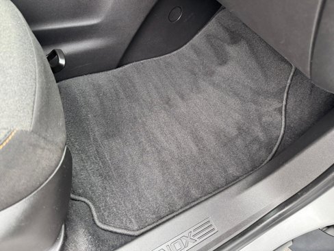 Used 2021 Chevrolet Equinox LT image 19