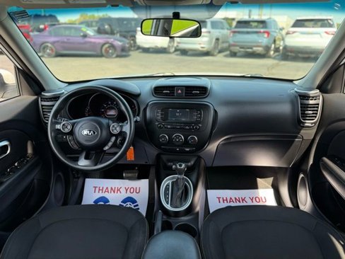 Used 2016 Kia Soul + image 3