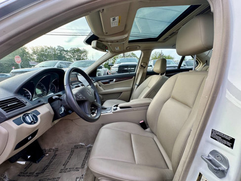 Used 2010 Mercedes-Benz C 300 4MATIC Sedan image 10