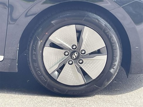 Certified 2022 Hyundai Ioniq SE image 7