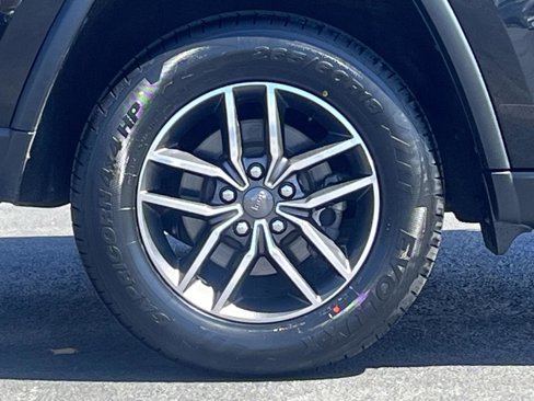 Used 2019 Jeep Grand Cherokee Limited image 27