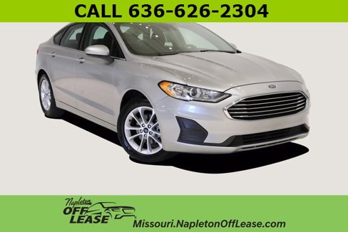 Used 2020 Ford Fusion SE image 2