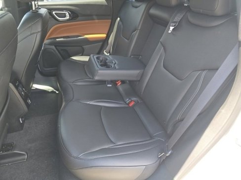 New 2025 Jeep Compass Limited image 28