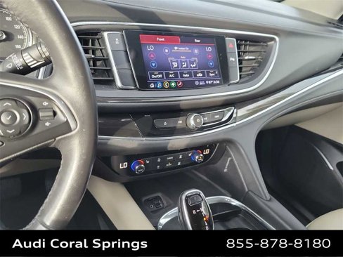 Used 2020 Buick Enclave Essence image 16