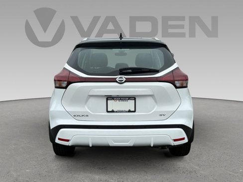 Used 2021 Nissan Kicks SV image 26