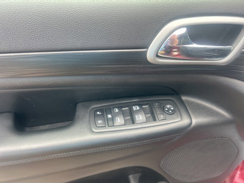 Used 2020 Jeep Grand Cherokee Altitude image 11