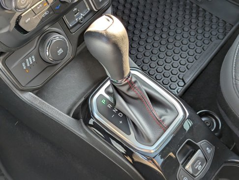 Used 2022 Jeep Renegade Latitude w/ Sun/Sound Group image 17