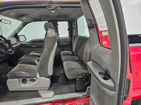 Used 2003 Ford F250 XLT image 3