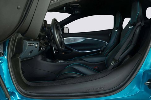 Used 2023 McLaren Artura image 12