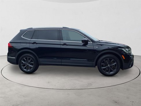 Used 2022 Volkswagen Tiguan SE image 4