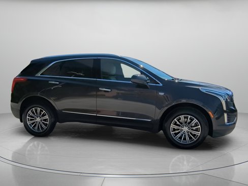 Used 2017 Cadillac XT5 Luxury w/ Driver Awareness Package image 33