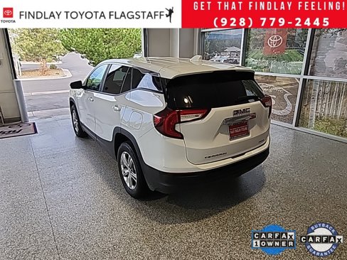 Used 2024 GMC Terrain SLE image 8