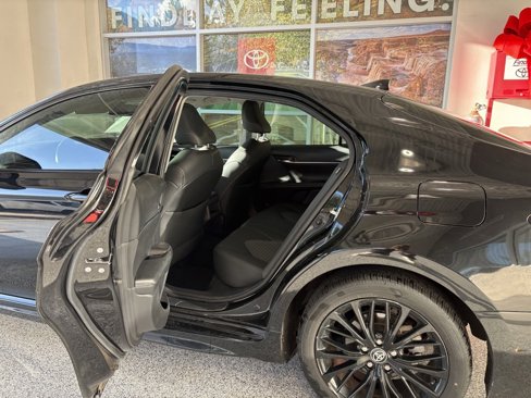 Used 2021 Toyota Camry SE image 14
