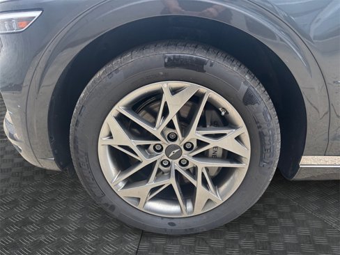 Used 2025 Genesis GV70 2.5T w/ Select Package image 9