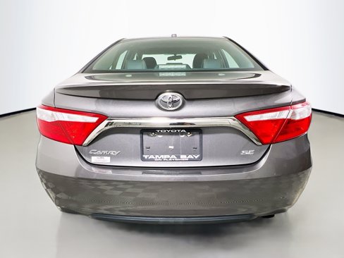 Used 2016 Toyota Camry SE image 6