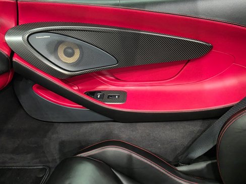 Used 2019 McLaren 570S Spider image 16