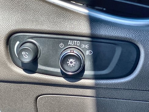 Used 2020 Chevrolet Malibu LS image 18