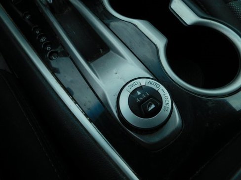 Used 2017 Nissan Pathfinder S image 28