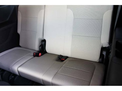 Used 2022 Chevrolet Traverse LS image 15