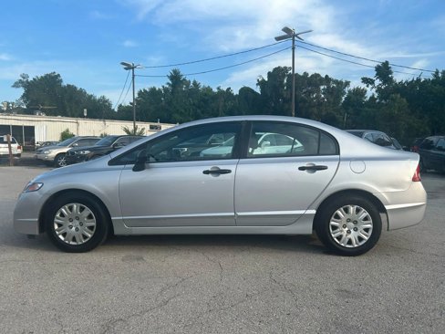 Used 2010 Honda Civic DX-VP image 2