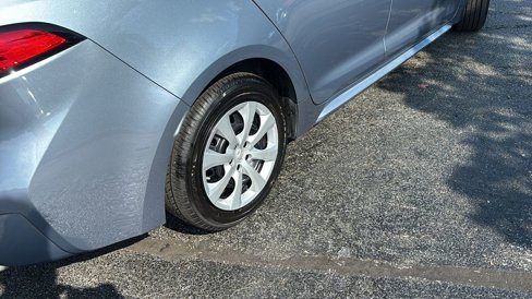 Used 2021 Toyota Corolla LE image 8