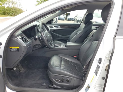 Used 2015 Hyundai Genesis 3.8 image 8
