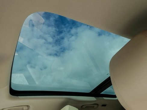 Used 2018 Jaguar F-PACE Premium image 3