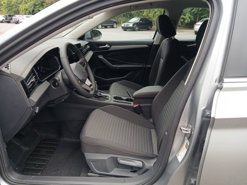 New 2025 Volkswagen Jetta S image 9