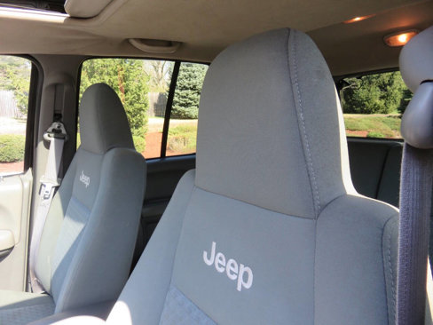 Used 2005 Jeep Liberty Limited image 25