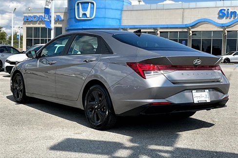 Used 2023 Hyundai Elantra Blue w/ Cargo Package image 10
