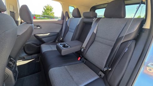Used 2023 Nissan Rogue SV image 19