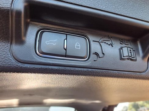 Used 2022 Ford Explorer Limited image 6