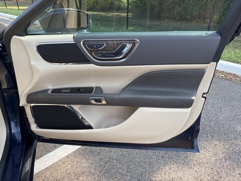 Used 2017 Lincoln Continental Reserve w/ Technology Package image 7