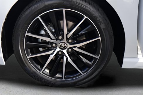 Certified 2024 Toyota Camry SE image 9
