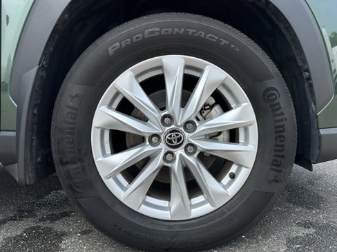 Used 2023 Toyota Corolla Cross LE image 11
