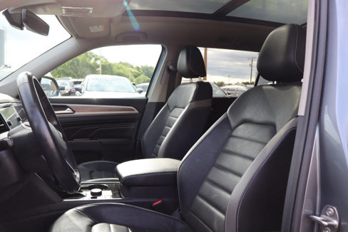 Used 2021 Volkswagen Atlas SEL Premium image 9