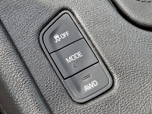 Used 2018 Cadillac XT5 Luxury w/ Driver Awareness Package image 28