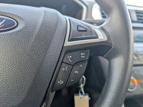 Used 2015 Ford Fusion SE image 13