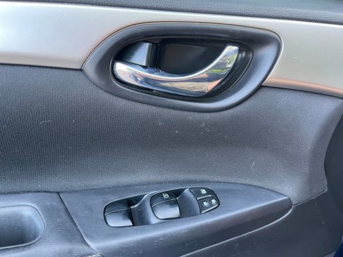 Used 2016 Nissan Sentra S image 25