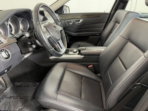Used 2014 Mercedes-Benz E 350 4MATIC Sedan image 16